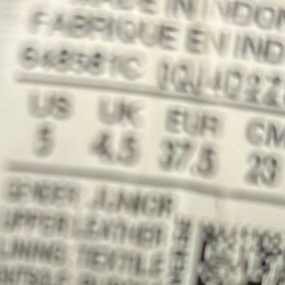 CONVERSE ALL STAR Chuck Taylor Black Leather Junior size 5 - Picture 6 of 6